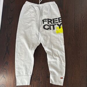 freecity cropped (3/4) Grey and Yellow Sweatpants